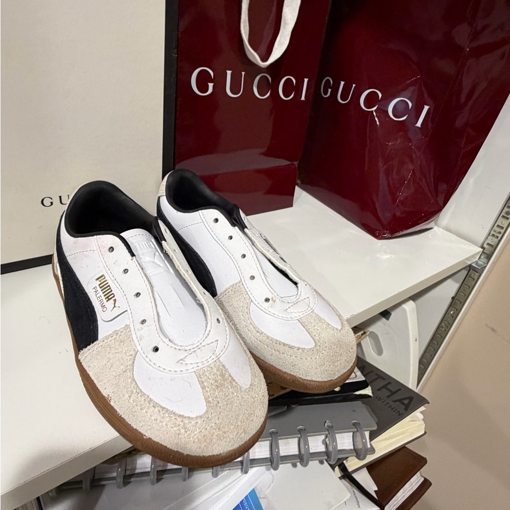 Brand New 🤗Puma White and Black Casual Shoes